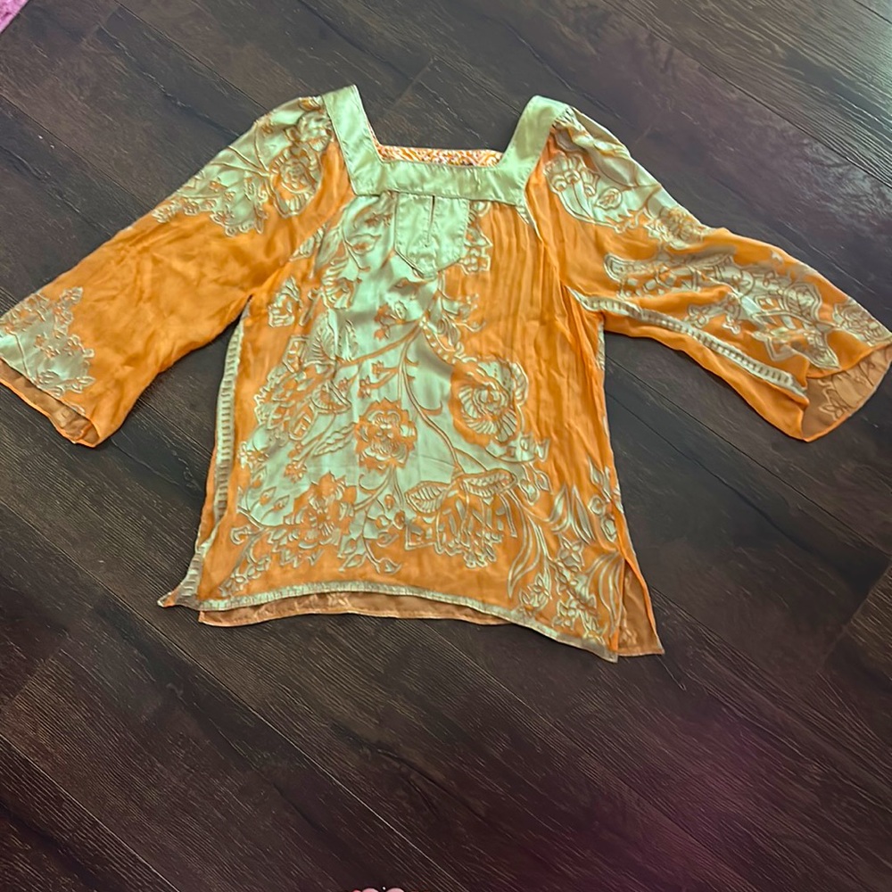 Robert Graham Size large blouse